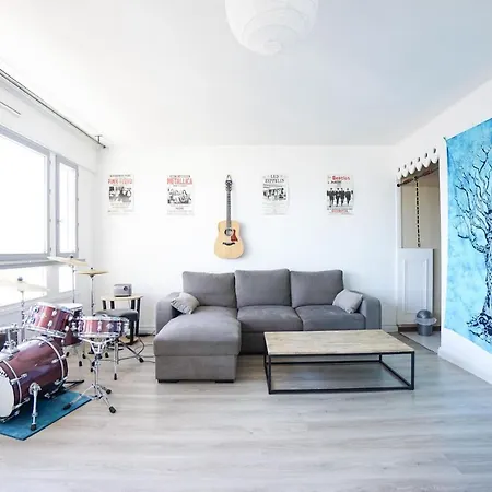 Modern Studio With View On Paris Apartment Paris